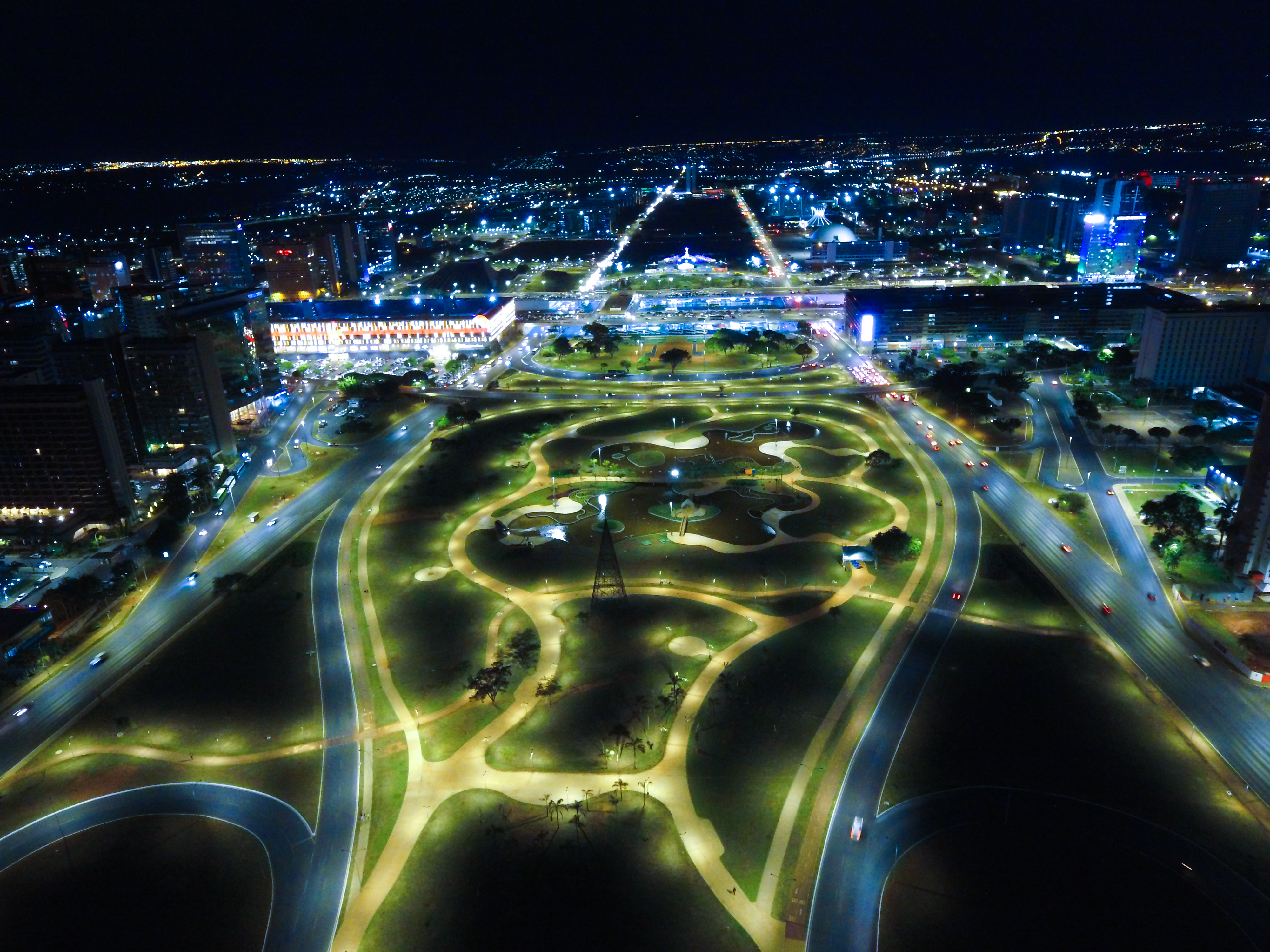 CEB IPes ultrapassa marca de 250 mil luminárias de LED e avança na modernização da iluminação pública do DF